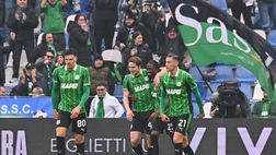 Il Sassuolo batte l’Atalanta in 10: Koné e Thorstvedt in gol. Dea a -5 dalla Roma