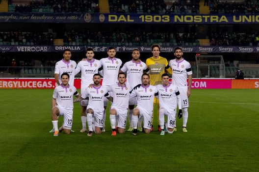 VERONA, ITALY - JANUARY 09: US Cremonese lineup during the Serie A match between Hellas Verona and US Cremonese at Stadio Marcantonio Bentegodi on January 09, 2023 in Verona, Italy. (Photo by Emmanuele Ciancaglini/Getty Images) Empoli