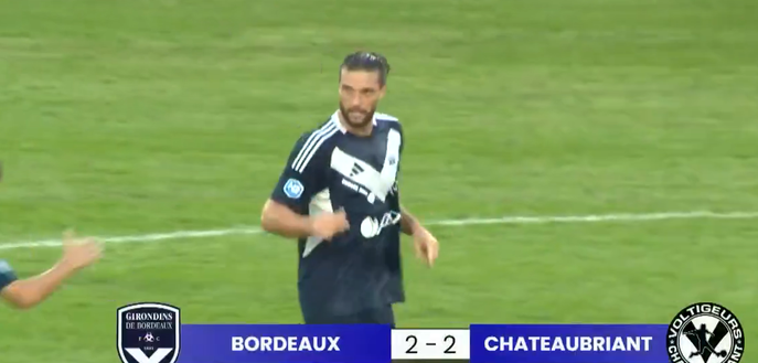 Andy Carroll subito decisivo nel 2-2 del Bordeaux contro lo Chateaubriant (Fonte Account X PIEDE Libero)
