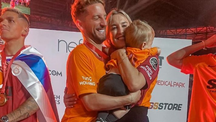 Kat scrive al marito Mertens: “È stata dura, ma Istanbul ci ha accolto. Orgogliosa di te” - immagine 1