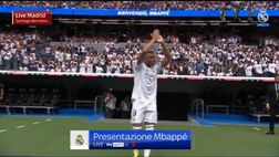 Real Madrid, i primi passi di Mbappé al Bernabéu da madridista | VIDEO