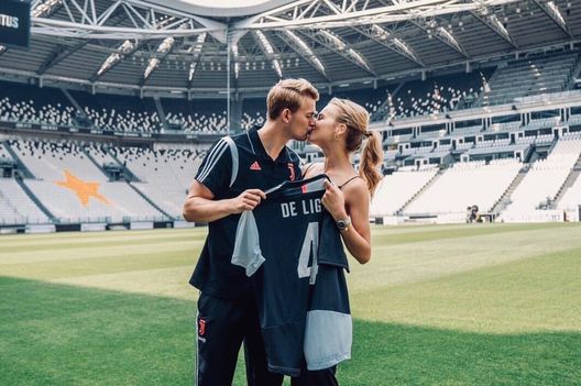 Lady de Ligt, messaggio nostalgico per Torino: “Sempre nel cuore”. E i tifosi della Juve rispondono Lady de Ligt, messaggio nostalgico per Torino: “Sempre nel cuore”. E i tifosi della Juve rispondono - immagine 1