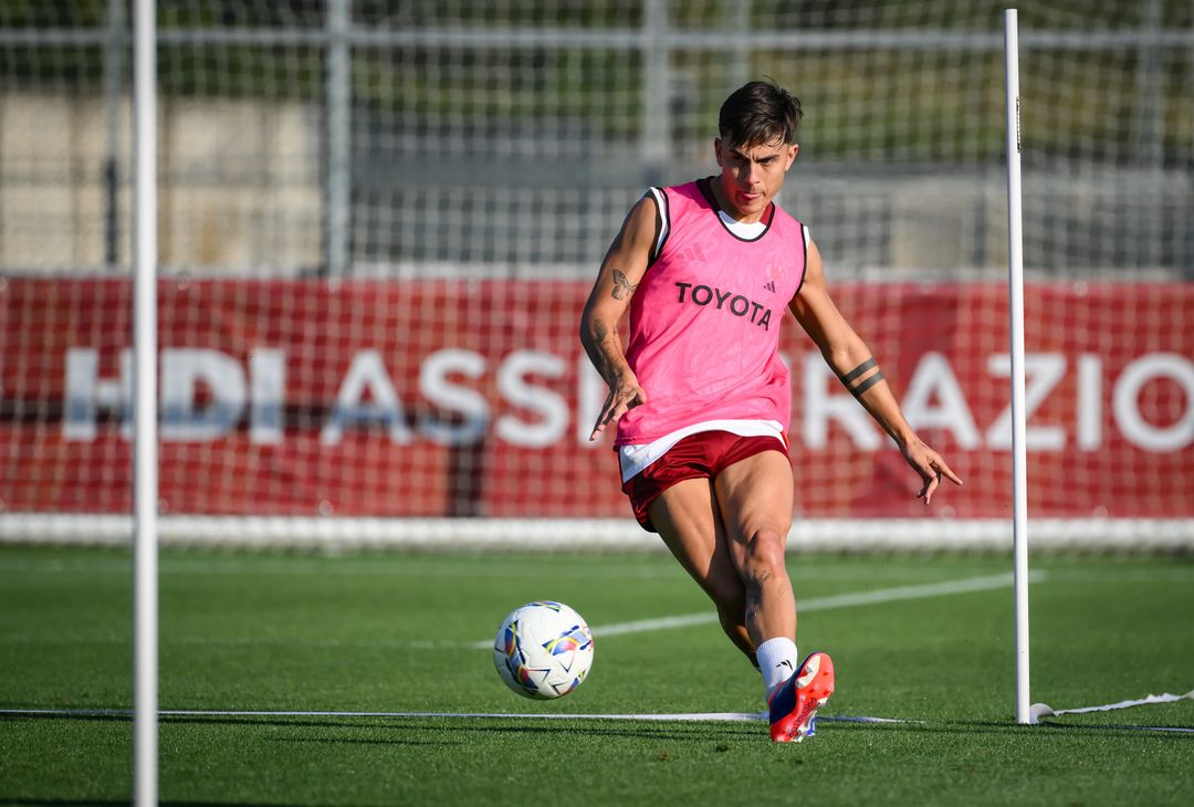 Roma, terzo giorno di allenamenti a Trigoria – FOTO GALLERY - immagine 21