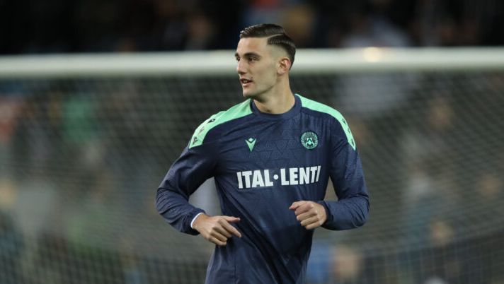 UDINE, ITALY - MARCH 01: Lorenzo Lucca of Udinese during the warm up prior to the Serie A match between Udinese and Parma at Stadio Friuli on March 01, 2025 in Udine, Italy. (Photo by Timothy Rogers/Getty Images) Gazzetta – Napoli, da Lang a Lucca: il punto sulle trattative di mercato - immagine 1