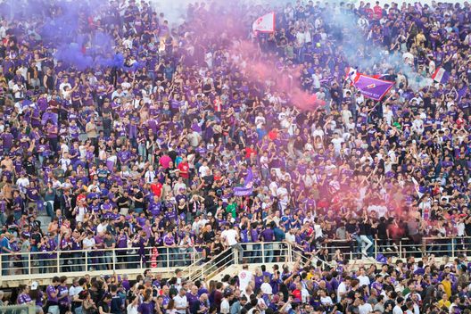 GERMOGLI PH: 7 GIUGNO 2023 FIRENZE STADIO ARTEMIO FRANCHI TIFOSI ALLO STADIO PER VEDERE LA PARTITA FINALE DI CONFERENCE LEAGUE FIORENTINA VS WEST HAM A PRAGA Franchi e adesso? Il piano B del Comune per il futuro dell’impianto- immagine 2