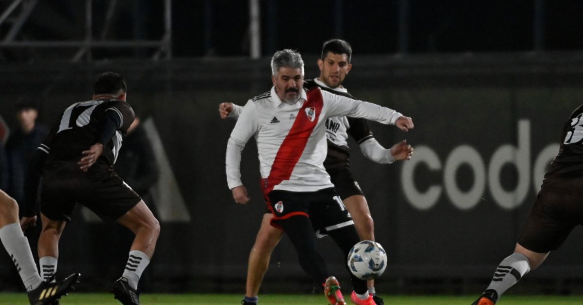 River Plate, Ortega incanta a 49 anni: gol virale nel campionato Senior