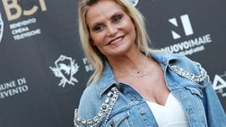 Simona Ventura compie 60 anni. Una sua t-shirt ha fomentato i suoi fans