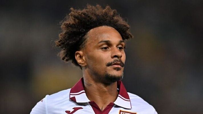 VERONA, ITALY - SEPTEMBER 20: Valentino Lazaro of Torino FC during the Serie A match between Verona and Torino at Stadio Marcantonio Bentegodi on September 20, 2024 in Verona, Italy. (Photo by Alessandro Sabattini/Getty Images) Cinque nomi per la 24a giornata: ecco i difensori da schierare al fantacalcio - immagine 1