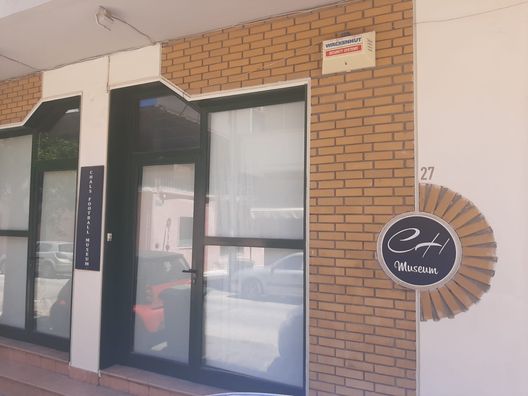 VN al museo del calcio del Pireo: Xavi, Messi e le storie del collezionista Notis- immagine 2