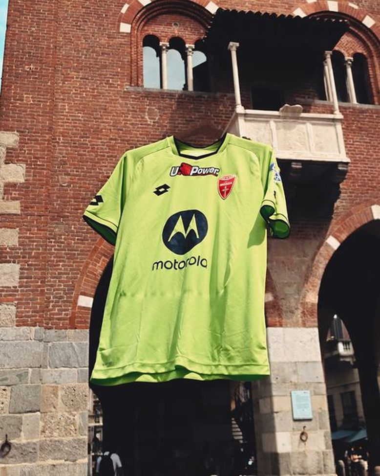 Monza, presentate le nuove maglie con il claim 'Per Tutta la Città'