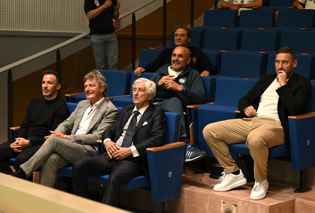 Totti ritrova Pellegrini e Spalletti a Coverciano – FOTO GALLERY - immagine 15