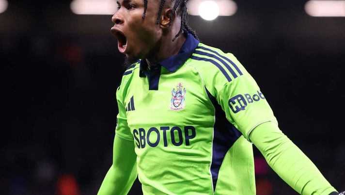 Samuel Chukwueze (attaccante Fulham) | Calciomercato AC Milan News (Foto Getty Images) Chukwueze che riscatto al Fulham. Come mai al Milan non ha funzionato? Ecco le differenze