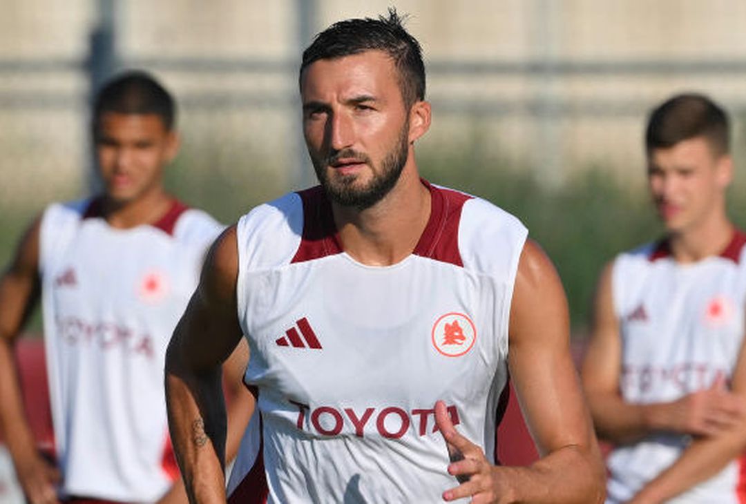 Roma, altro giorno di ritiro: l’allenamento di oggi a Trigoria – FOTO GALLERY - immagine 4