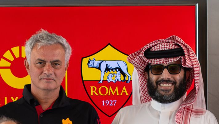 Mourinho accoglie Turki Alalshikh a Trigoria: “Bello rivederti, amico mio” – FOTO - immagine 1