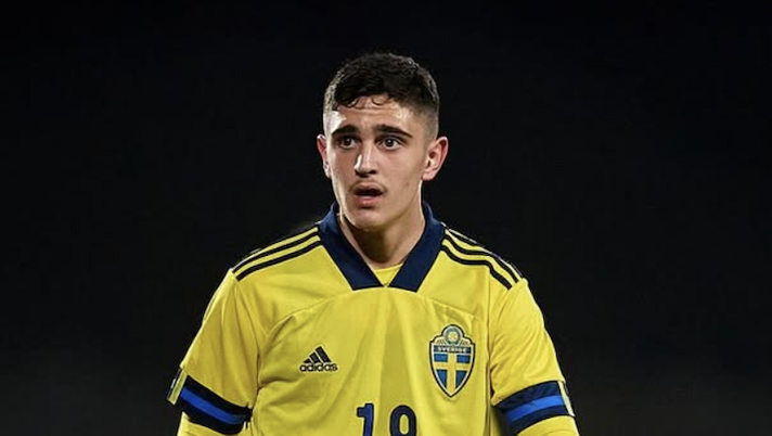 UFFICIALE – Como, depositato sul gong il contratto di Lahdo! Arriva per 12 milioni, c’era anche il Chelsea - immagine 1