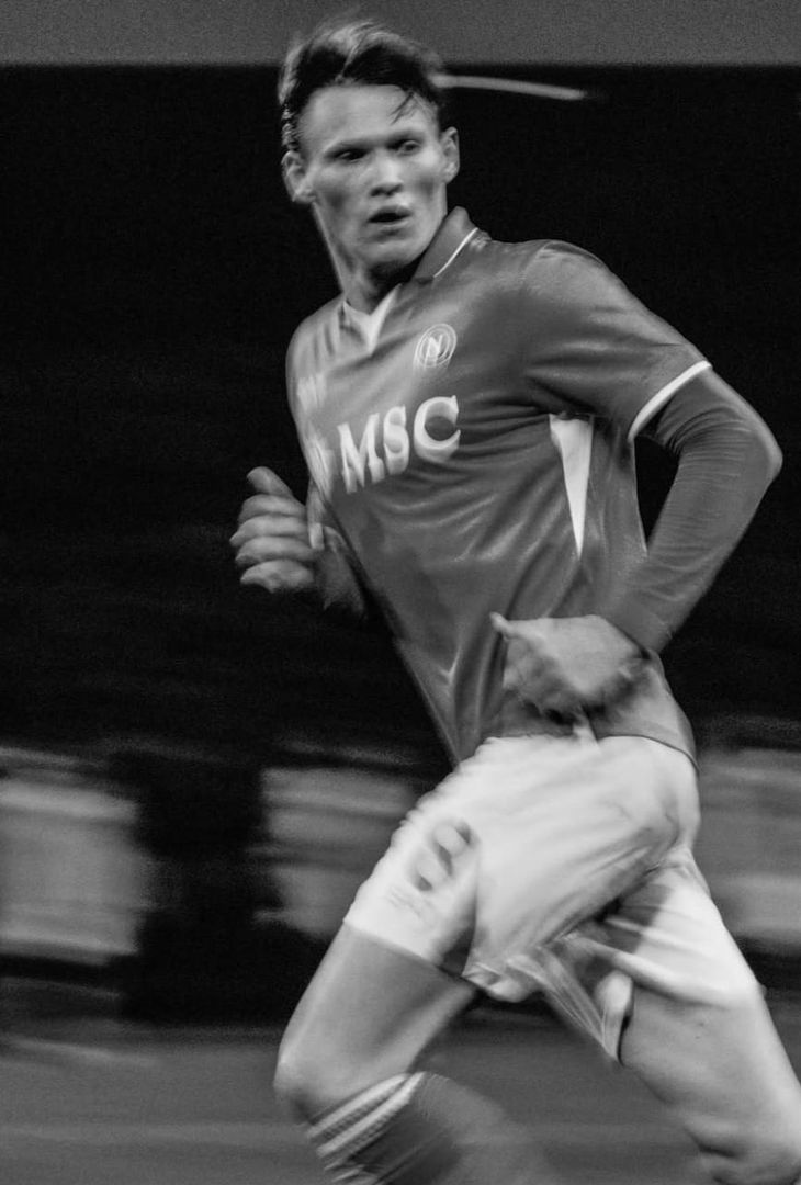 Il Napoli ha pubblicato sui suoi profili social una serie di scatti che ritraggono gli azzurri in alcuni momenti salienti del big match contro l'Inter.