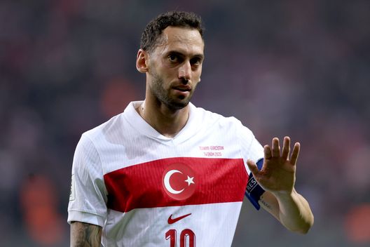 Getty Images Inter, Calhanoglu resta? “Chivu vuole trattenerlo, ma non sarebbe facile se dovesse…”- immagine 2
