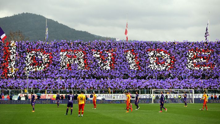 Fiorentina-Benevento si ferma nel ricordo di Astori: brividi veri al 13′ - immagine 1