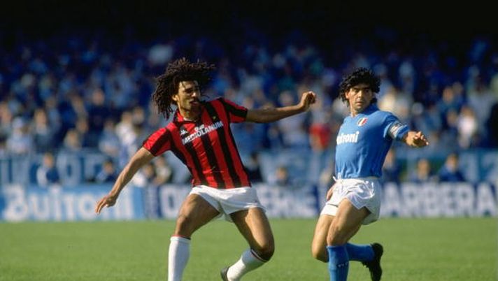 May 1988: Ruud Gullit of AC Milan and Diego Maradona in action during the Italian Serie A in Napoli, Italy. Milan won the match 3-2. Mandatory Credit: Allsport UK /Allsport Milan Napoli