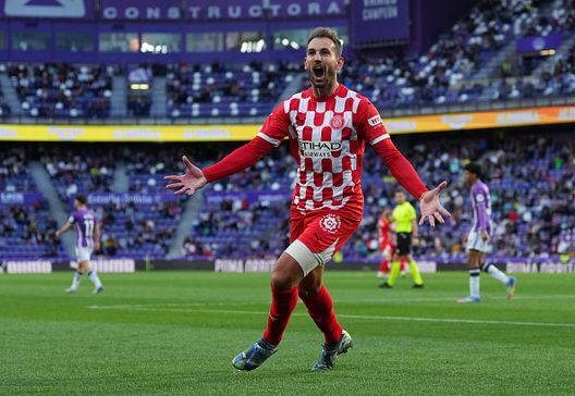 VALLADOLID, SPAIN - MAY 13: Cristhian Stuani realizza la rete decisiva per la salvezza (Foto di Angel Martinez/Getty Images) Girona, Stuani è una leggenda: si pensa ad una statua per l’ex Reggina- immagine 3