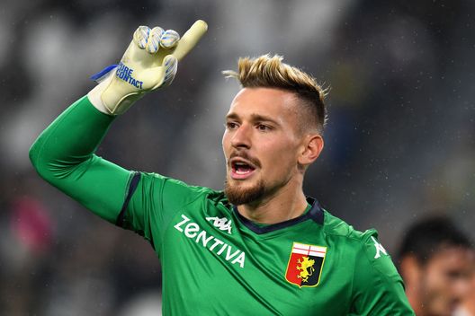 Torino, Italia - 30 ottobre 2019: Ionut Radu con la maglia del Genoa. (Foto di Alessandro Sabattini/Getty Images)