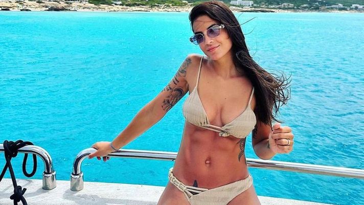 Lady Cordaz incanta Ibiza e i social: Ambra Grillo nuova wag del campionato saudita? - immagine 1