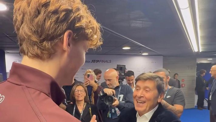 Retroscena tra Sinner e Morandi, il cantante si commuove: “Veramente? Hai ascoltato?” Retroscena tra Sinner e Morandi, il cantante si commuove: “Veramente? Hai ascoltato?” - immagine 1