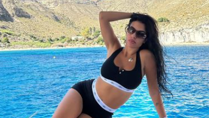 Georgina Rodriguez, forme dirompenti in Andalusia – E la moglie di Messi commenta - immagine 1