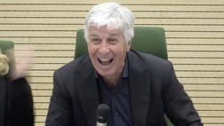 Gasperini scatenato: “Fiducia, coraggio e… Daje!” E parte il boato degli studenti