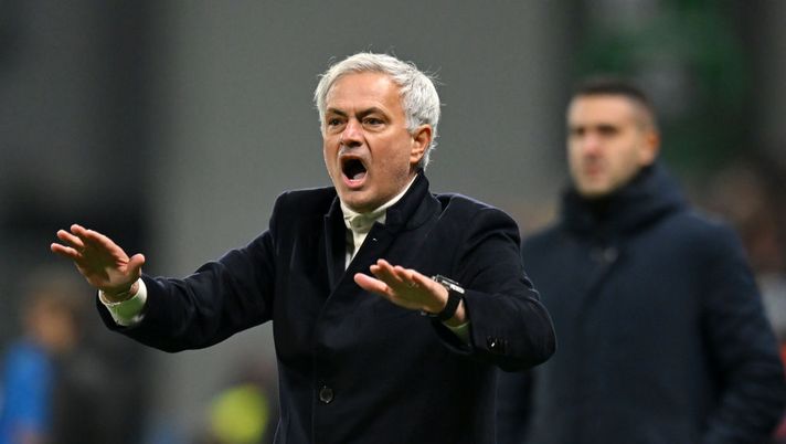 Mou rischia un’altra squalifica ma il bilancio fa felice la Roma - immagine 1