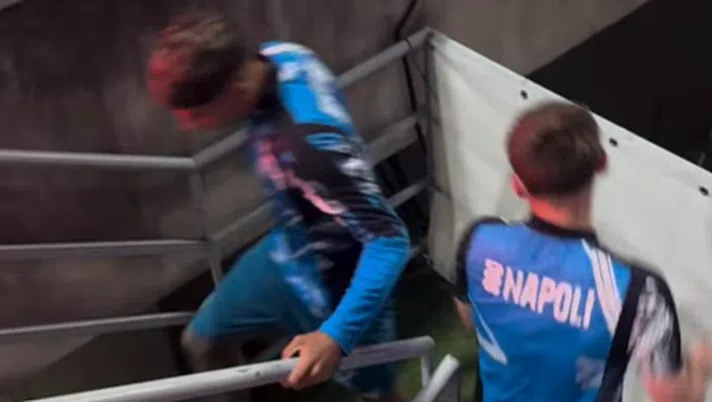 VIDEO Napoli in campo per il riscaldamento in vista del fischio d’inizio del match - immagine 1