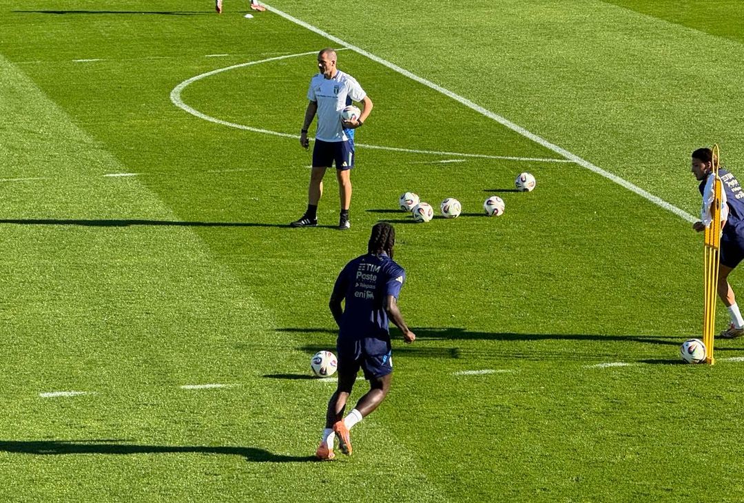 FOTO VN – Kean, Piccoli e Nicolussi a tinte azzurre: l’allenamento a Coverciano - immagine 10