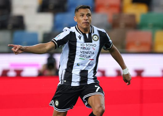 Sanchez con la maglia bianconera. (Photo by Timothy Rogers/Getty Images) Udinese, top e flop della Serie A 2024/2025: Lucca trascina i bianconeri- immagine 7