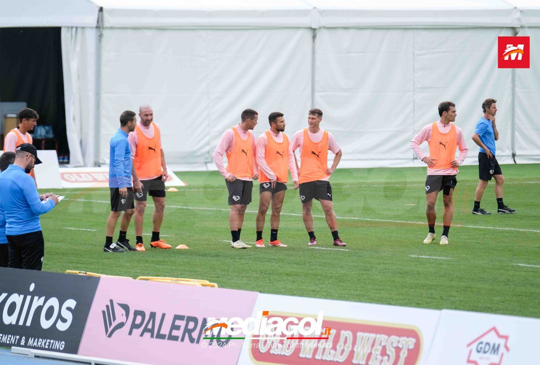 FOTO Ritiro Palermo, seduta mattutina al centro Aquagranda (GALLERY) - immagine 45