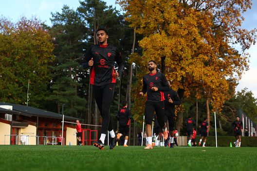 (Photo by Giuseppe Cottini/AC Milan via Getty Images)  Oggi a Milanello, Estupinan e Jashari in gruppo: tutte le foto