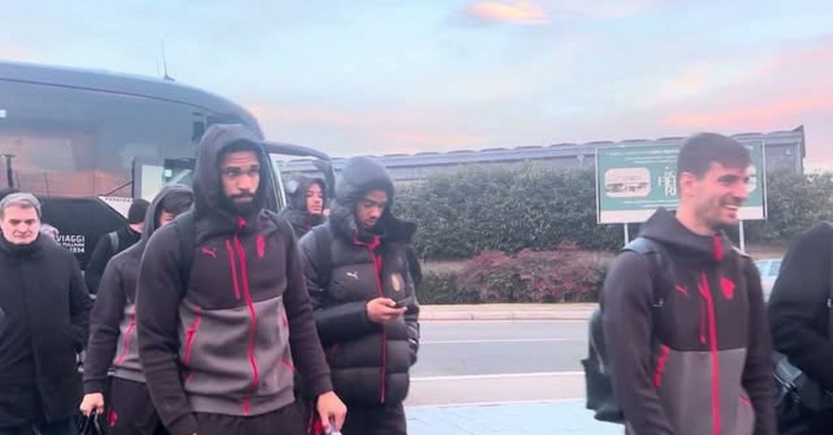 fiorentina milan ecco i rossoneri in partenza dalla stazione di rho fiera siparietto finale con8230 da Pianetamilan.it fiorentina milan ecco i rossoneri in partenza dalla stazione di rho fiera siparietto finale con8230