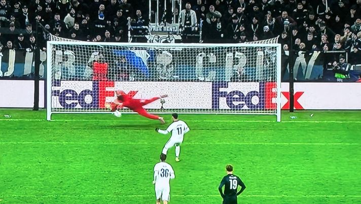 Copenaghen-Napoli 1-1, Larsson sbaglia ma su ribattuta non fallisce VIDEO - immagine 1