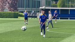 VIDEO FCIN1908 / Inter, Thuram in gruppo! Le immagini del colloquio con Inzaghi