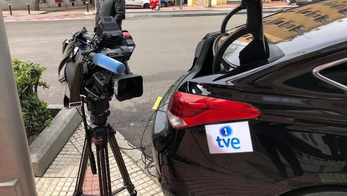 Giornalista ferito alla testa con un ghiacciolo: pessimo pre-derby a Madrid… - immagine 1