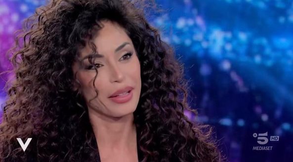 Raffaella Fico: “Sì, sono incinta. Quello che provo per Izzo non l’ho mai provato per nessuno” Raffaella Fico: “Sì, sono incinta. Quello che provo per Izzo non l’ho mai provato per nessuno” - immagine 1