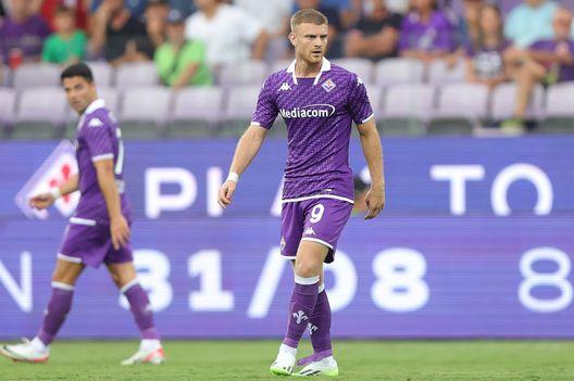FLORENCE, ITALY - AUGUST 27: Lucas Beltrán of ACF Fiorentina looks on during the Serie A TIM match between ACF Fiorentina and US Lecce at Stadio Artemio Franchi on August 27, 2023 in Florence, Italy. (Photo by Gabriele Maltinti/Getty Images) Bucciantini: “La Fiorentina deve lottare per il 5/6 posto. Nico il più in forma”- immagine 2