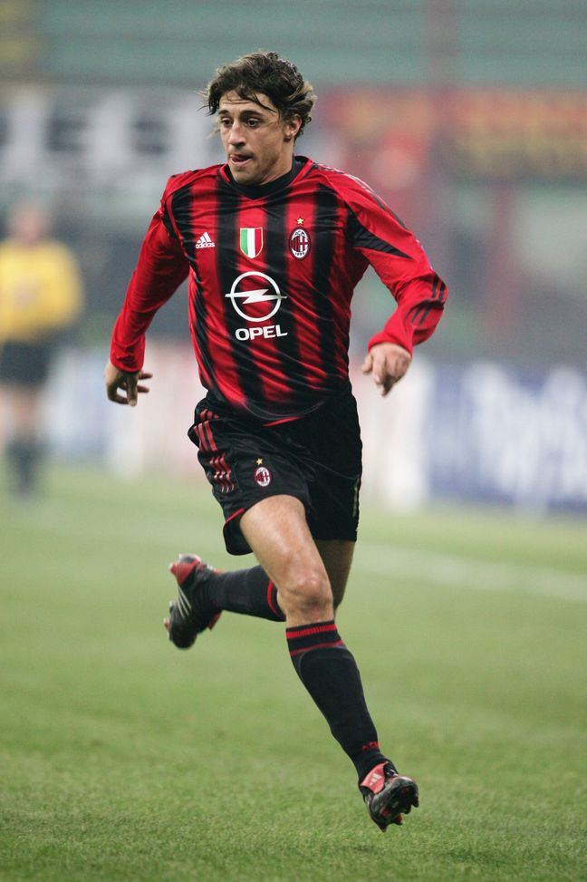 MILAN, ITALY - NOVEMBER 24: Hernan Crespo of Milan in action during the UEFA Champions League Group F match between AC Milan and Shakhtar Donetsk at the San Siro on November 24, 2004 in Milan, Italy. (Photo by Clive Mason/Getty Images) Milan Manchester United