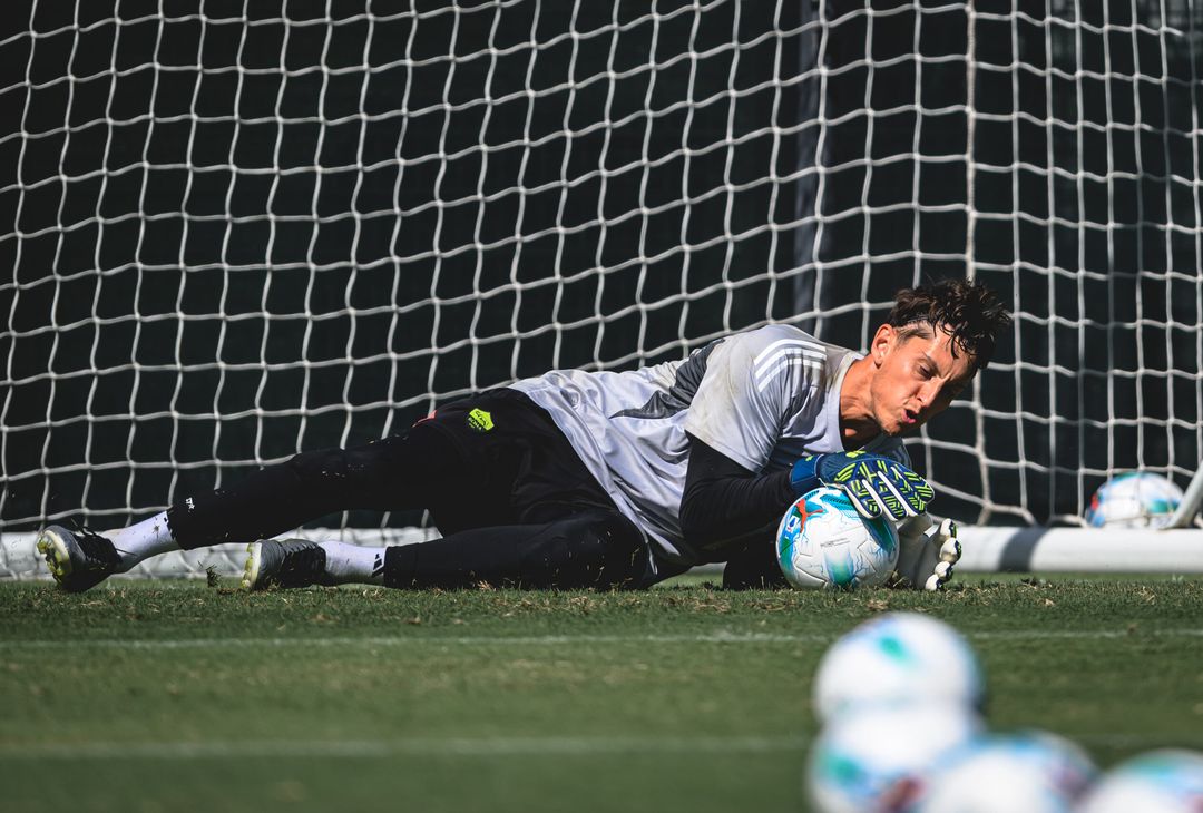 Trigoria, l’allenamento a due giorni dal derby: presenti Massara e Ranieri – FOTO GALLERY - immagine 13