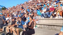 I tifosi intonano cori dagli spalti all’indirizzo dei giocatori e di Conte