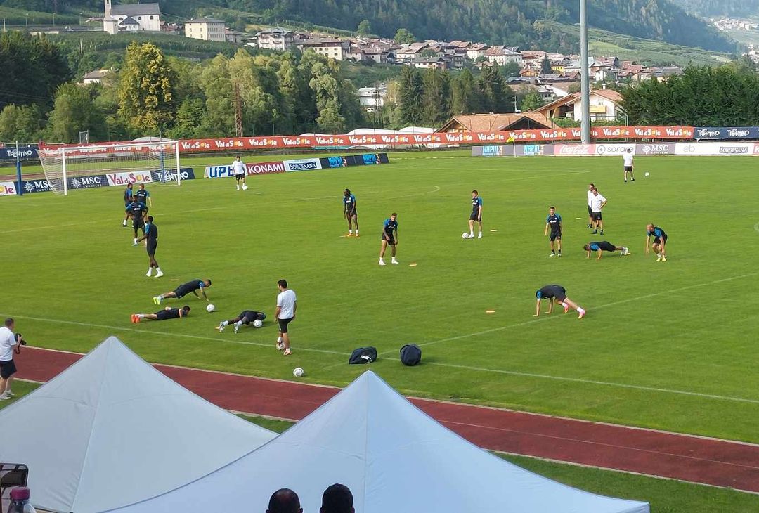 GALLERY Passaggio sbagliato? Rudi Garcia fa pagare pegno ai suoi calciatori - immagine 4