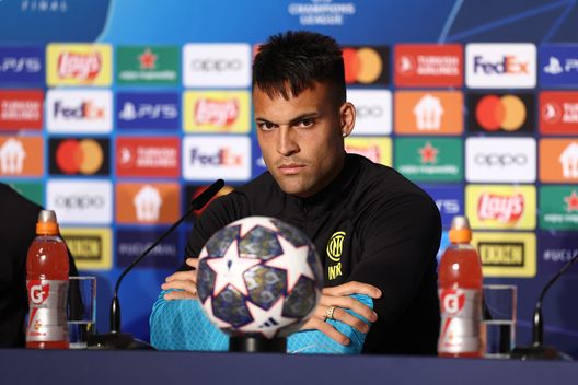 Getty Images Zanetti: “Lautaro non segna in Nazionale? Stia tranquillo. All’Inter sta dimostrando chi è”- immagine 2
