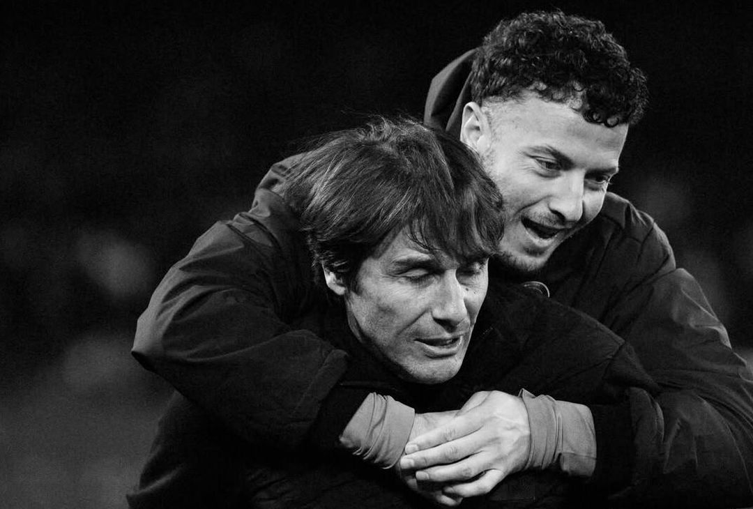 Ricomincio da tre, il Napoli si rialza: abbracci e sorrisi tra gli azzurri – LE FOTO- immagine 1