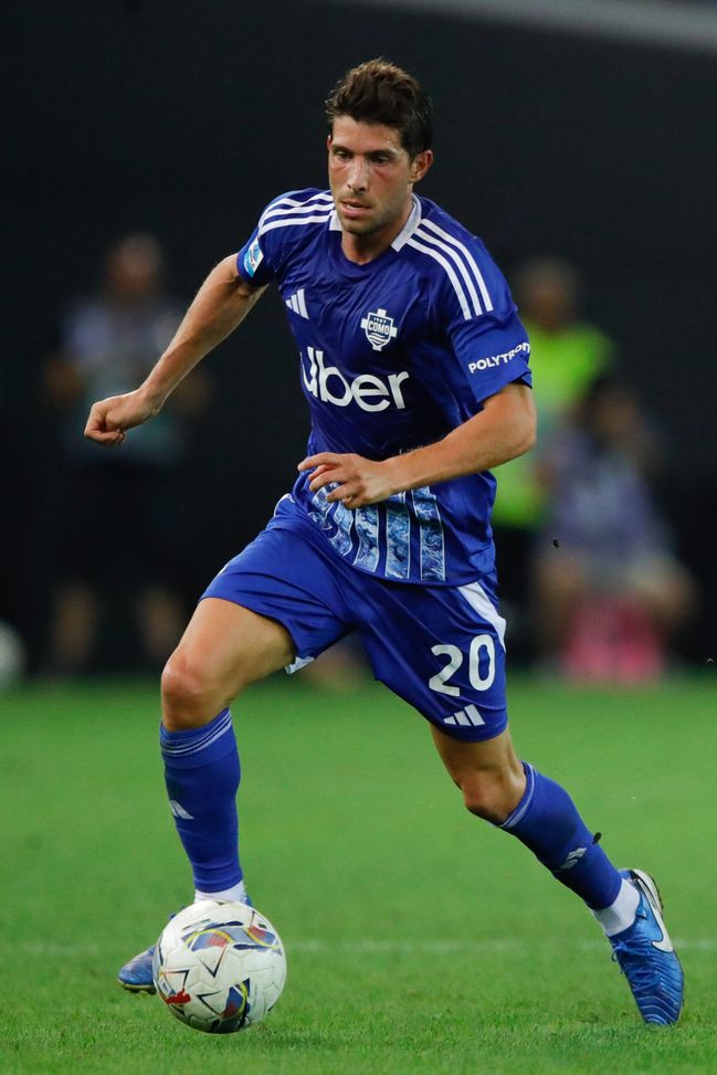 S.Roberto: “Avevo altre offerte in A, ma Fabregas e il Como pensano in grande”- immagine 2