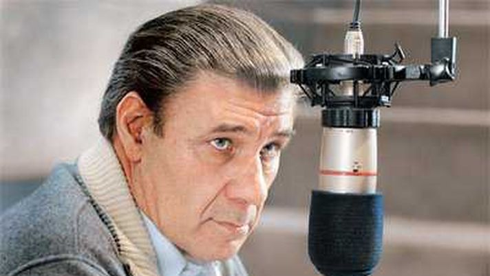 FOTO Sorpresa per il Napoli: Morales va in visita a Castel Volturno - immagine 1