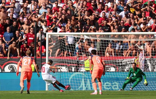 Liga, il Barcellona crolla a Siviglia: 4-1 il risultato finale, a segno anche Sanchez- immagine 2